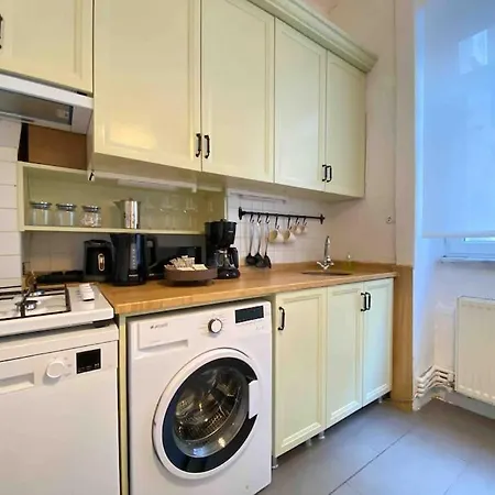 Charming Historical In Galata *