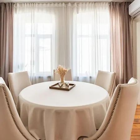 Charming Historical In Galata *