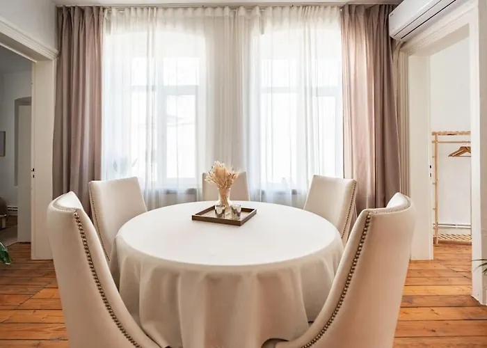 Charming Historical In Galata *